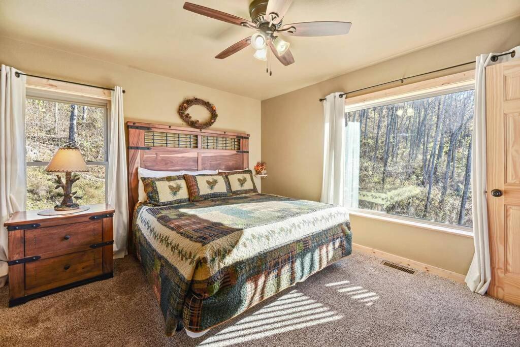 Walnut Ridge Cabin. Sleeps 7-11! Hot Tub, Pool Table, Minutes To Downtown Gatlinburg! Экстерьер фото