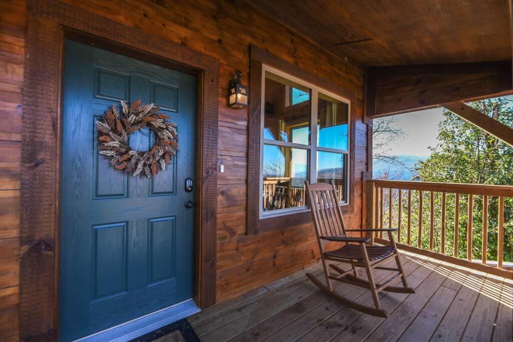 Walnut Ridge Cabin. Sleeps 7-11! Hot Tub, Pool Table, Minutes To Downtown Gatlinburg! Экстерьер фото