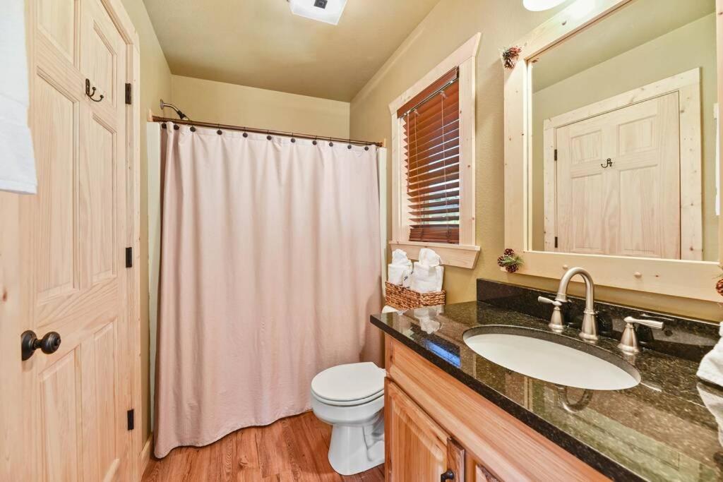 Walnut Ridge Cabin. Sleeps 7-11! Hot Tub, Pool Table, Minutes To Downtown Gatlinburg! Экстерьер фото