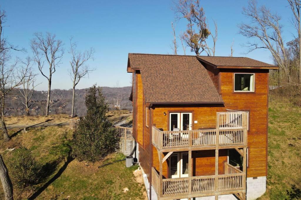 Walnut Ridge Cabin. Sleeps 7-11! Hot Tub, Pool Table, Minutes To Downtown Gatlinburg! Экстерьер фото